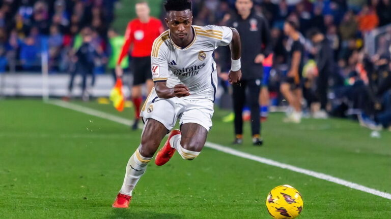 Vinicius Jr. recebe críticas de ex-jogador do Real Madrid
