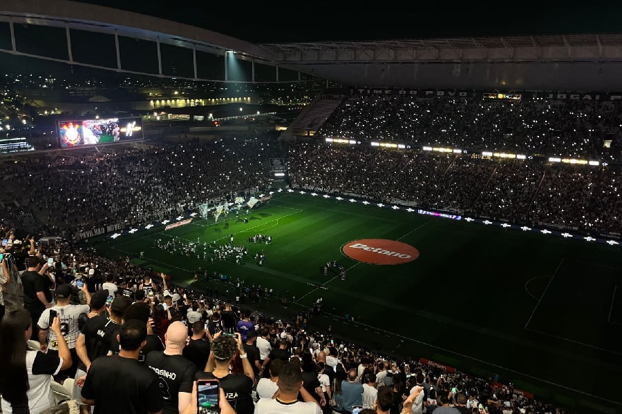 Além da Gaviões, conheça torcidas que ajudaram a pagar estádios