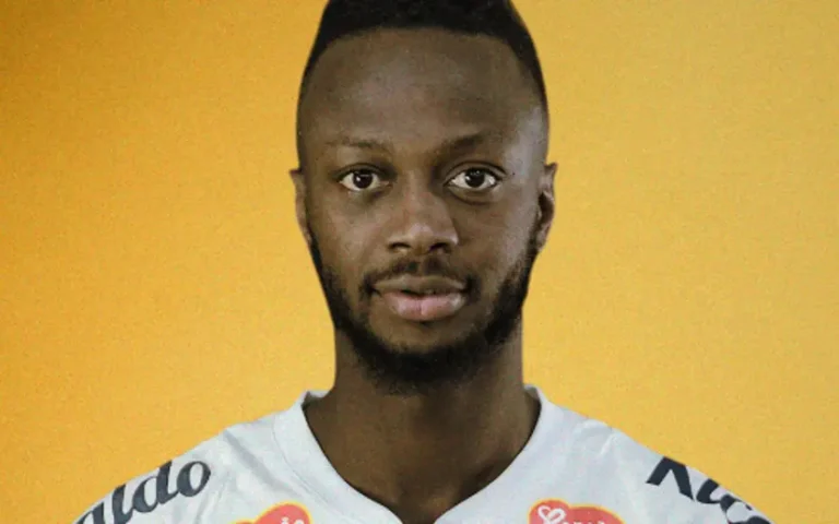 Santos contrata o atacante Yusupha Njie, de Gâmbia