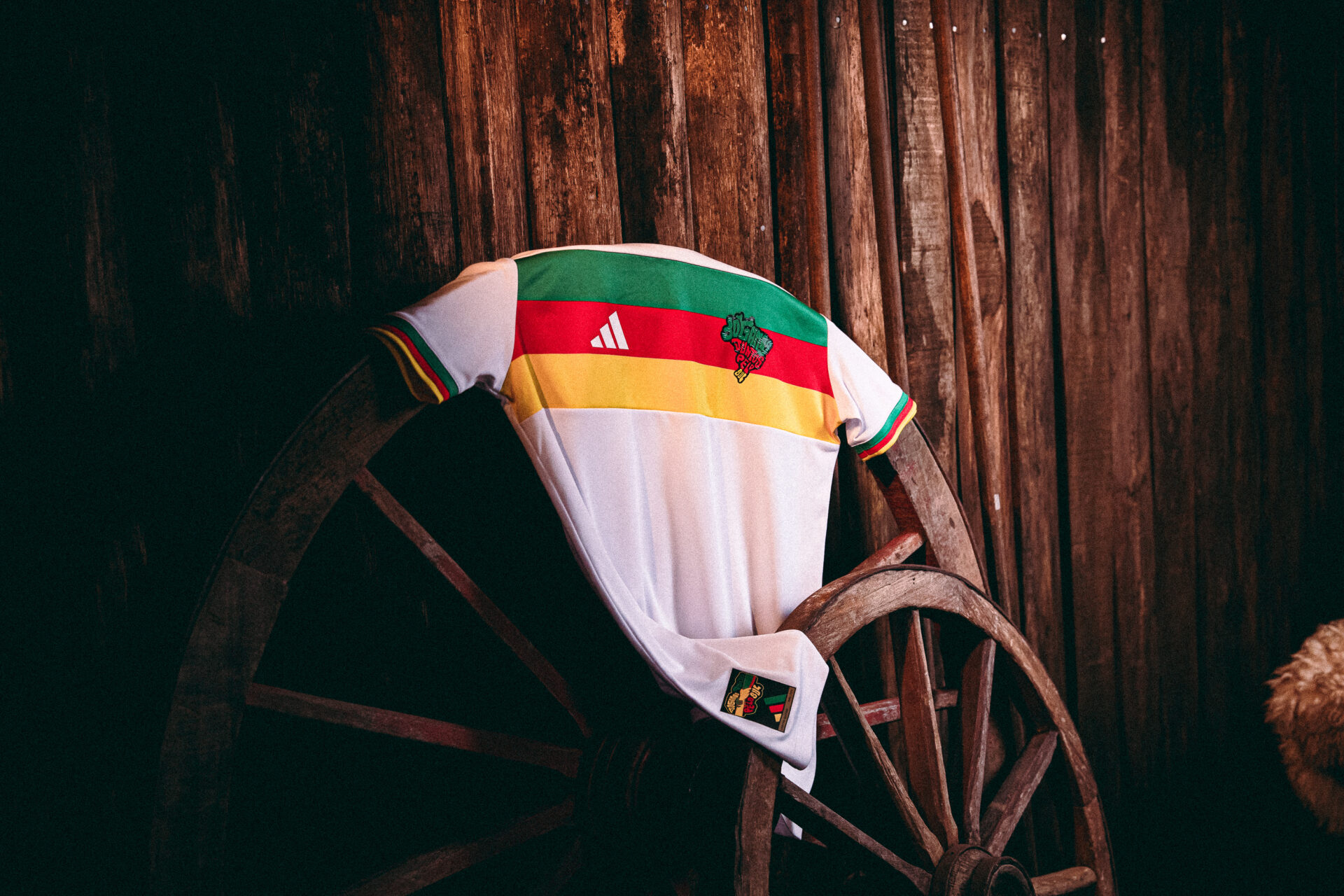 No Dia do Gaúcho, Adidas lança camisa em apoio ao Rio Grande do Sul