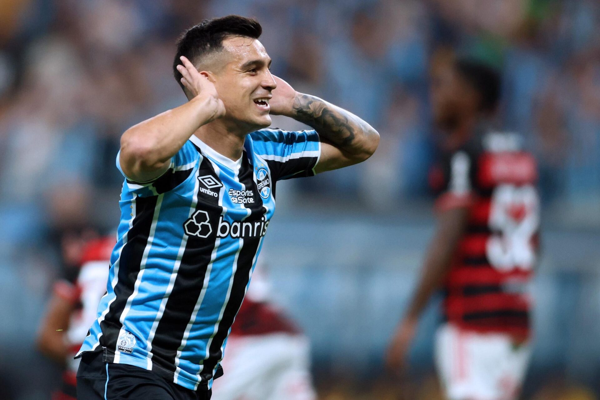 Grêmio vence, se distancia do Z4 e amplia crise no Flamengo