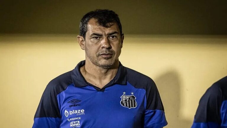 Carille volta a ser criticado pela torcida após 4 jogos sem vencer