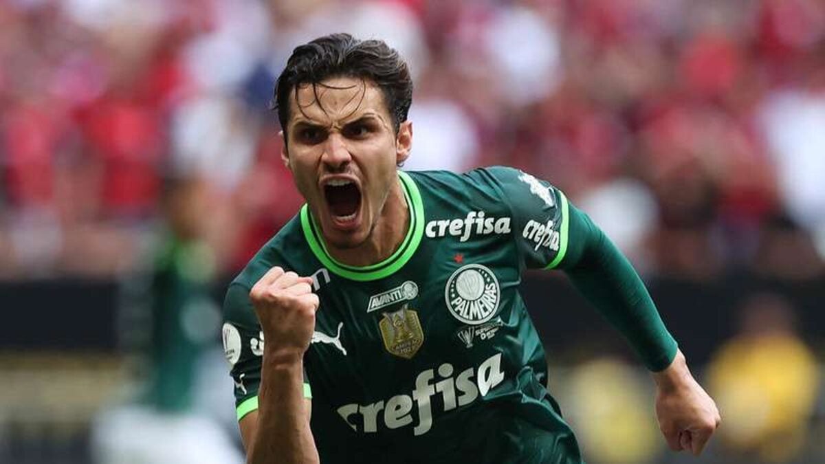 Raphael Veiga entra como ponta e saí elogiado por Abel Ferreira