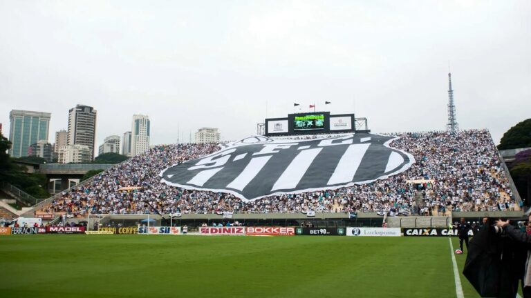Santos conseguirá mandar jogos no Pacaembu em 2024?