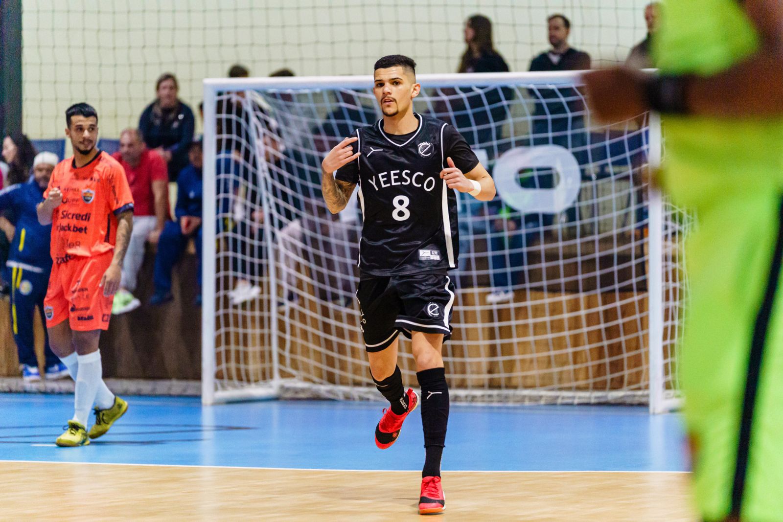 Brasileirão de Futsal: time gaúcho chama atenção com uniformes clássicos