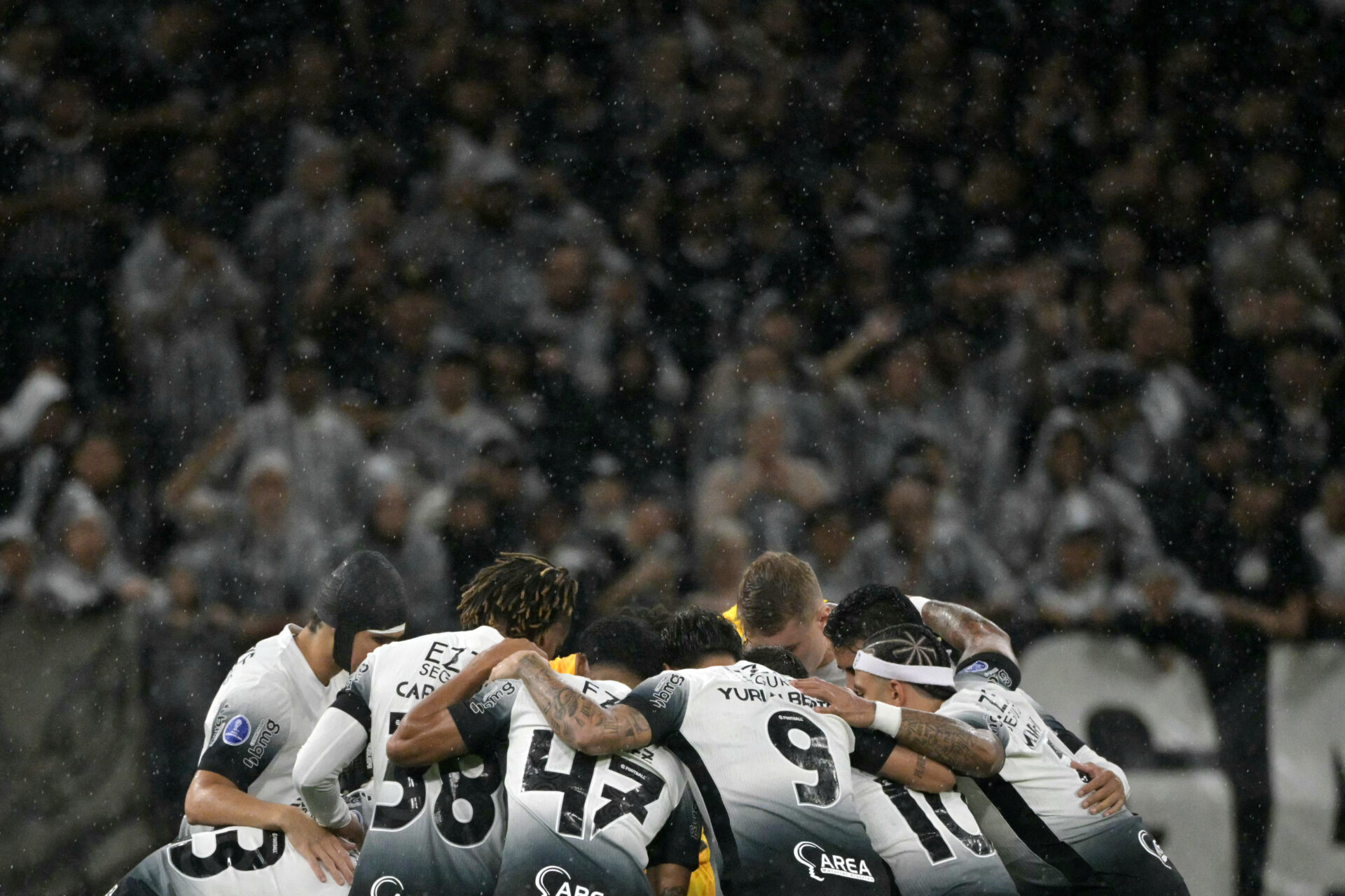 Corinthians fecha 2024 com apenas uma derrota como mandante em mata-matas