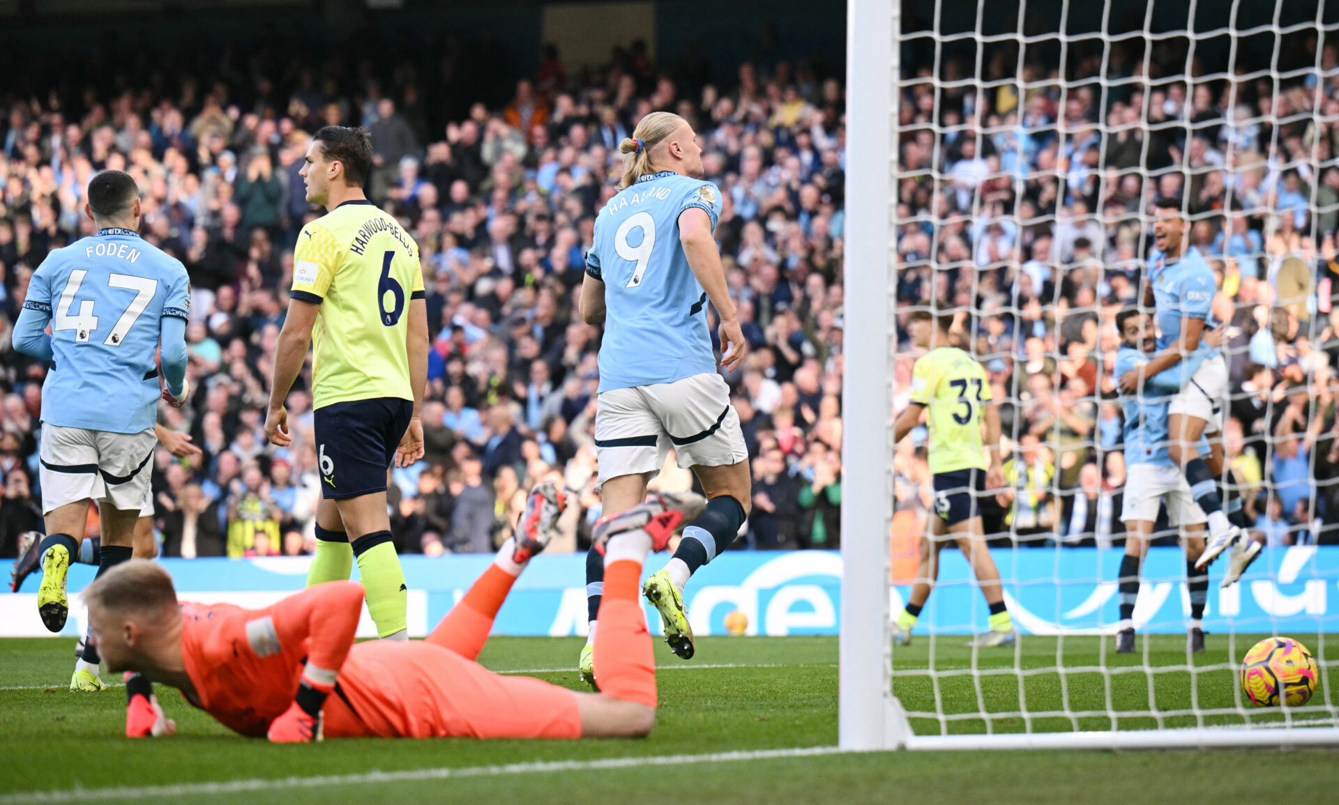 Manchester City vence o Southampton e pressiona o Liverpool