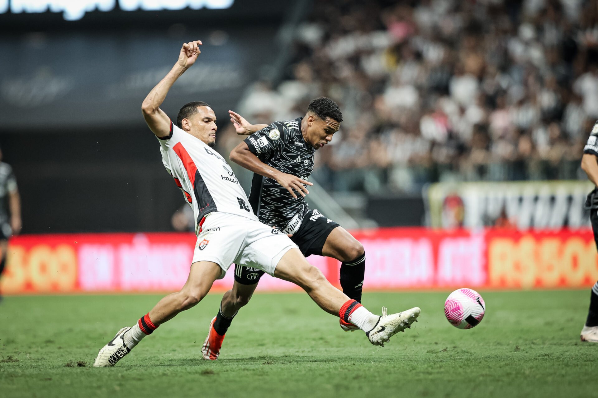 Atlético cede empate ao Vitória, que permanece no Z-4