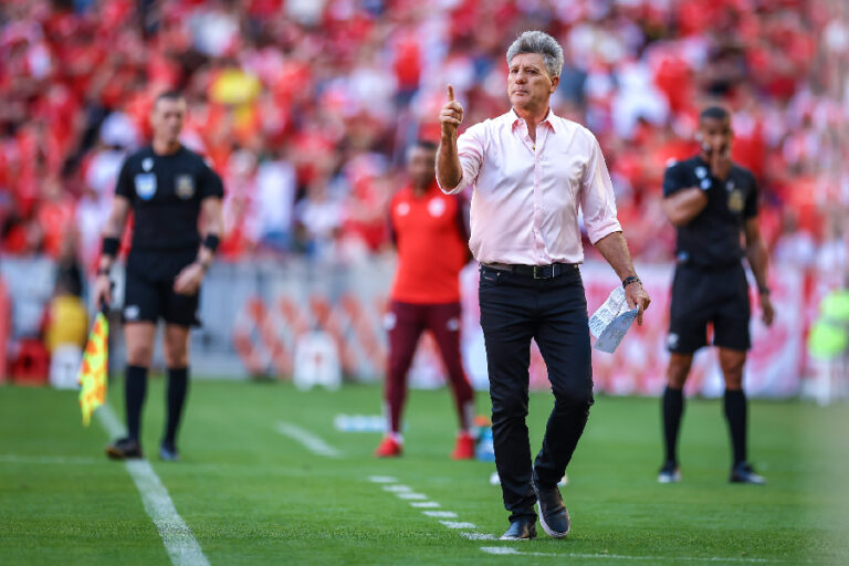 Renato Gaúcho sobre críticas: “sou bom demais”