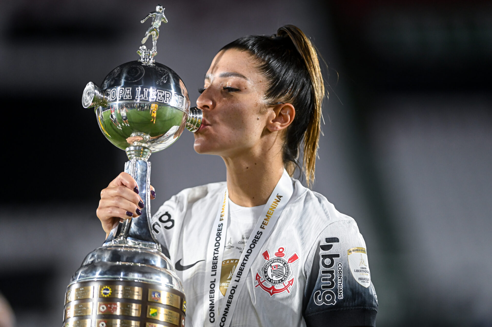 Jogadoras do Corinthians protestam após título da Libertadores