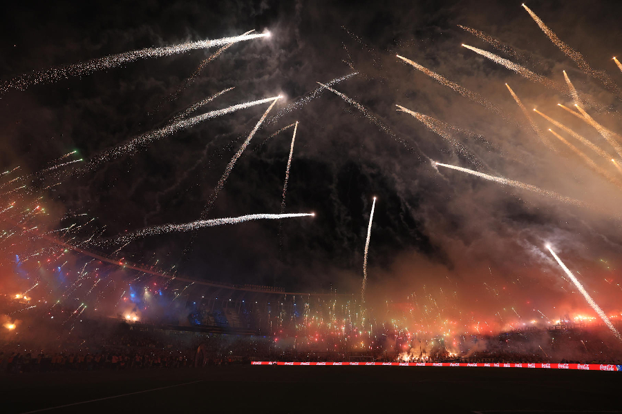 Racing x Corinthians, Sul-Americana 2024, El Cilindro, fogos estádio - Juan Ignacio Roncoroni/EFE