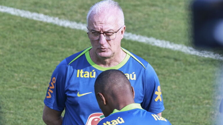 Brasil nas eliminatórias: Quem deve atuar na lateral-esquerda?