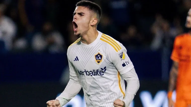 Gabriel Pec, ex-Vasco, disputa prêmio com Suárez na MLS
