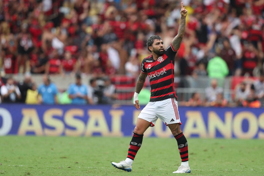 Gabriel Barbosa, o Gabigol, comemora um de seus gols contra o Atlético-MG - Wagner Meier / Getty via AFP