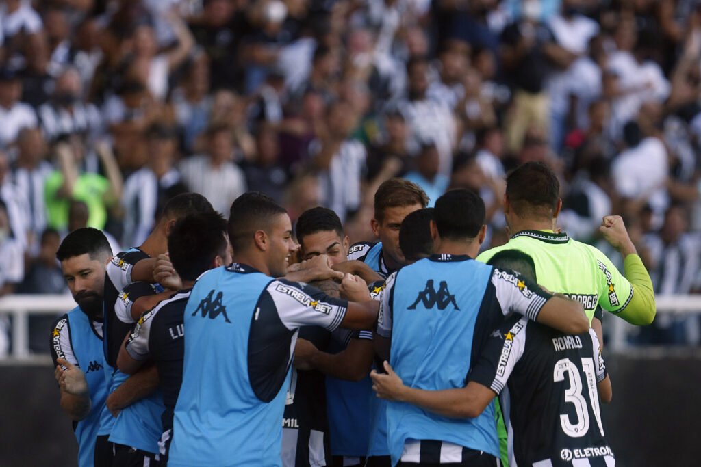 Jogadores do Botafogo comemoram gol contra o Operário - Vitor Silva/Botafogo