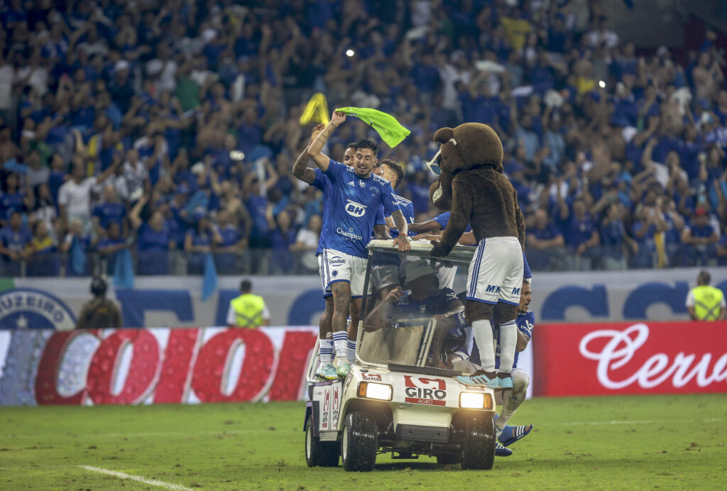 Jogadores do Cruzeiro comemoram volta à Série A - STAFF IMAGES / CRUZEIRO