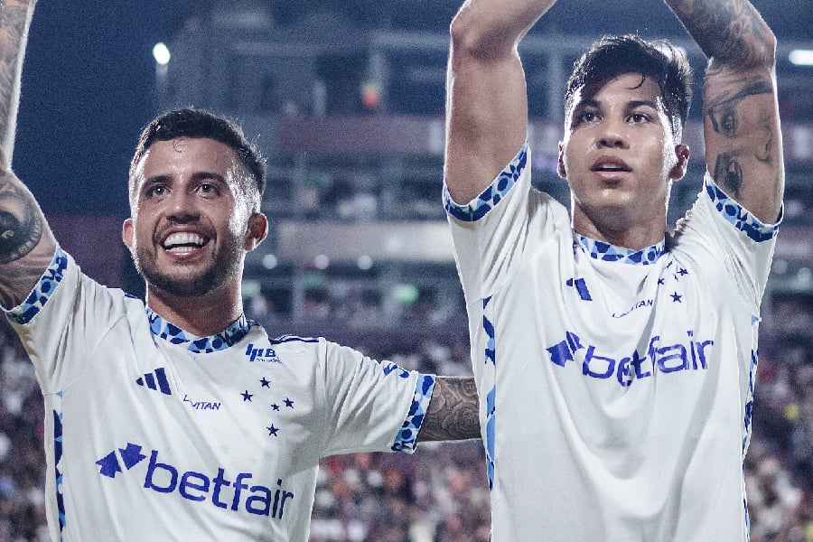 Matheus Henrique e Kaio Jorge comemoram classificação cruzeirense - Gustavo Aleixo/Cruzeiro