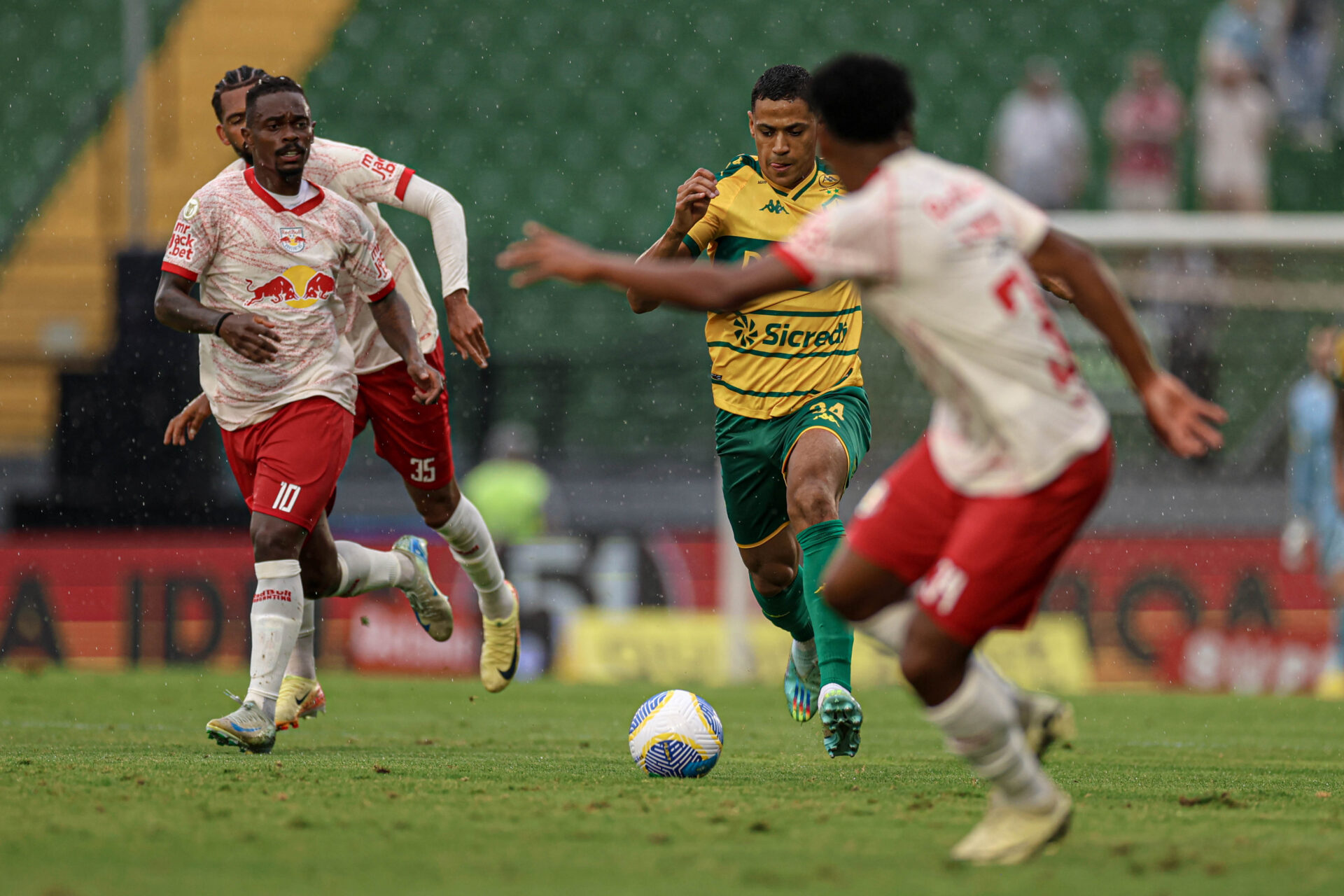 Bragantino e Cuiabá empatam em resultado que não ajuda ninguém