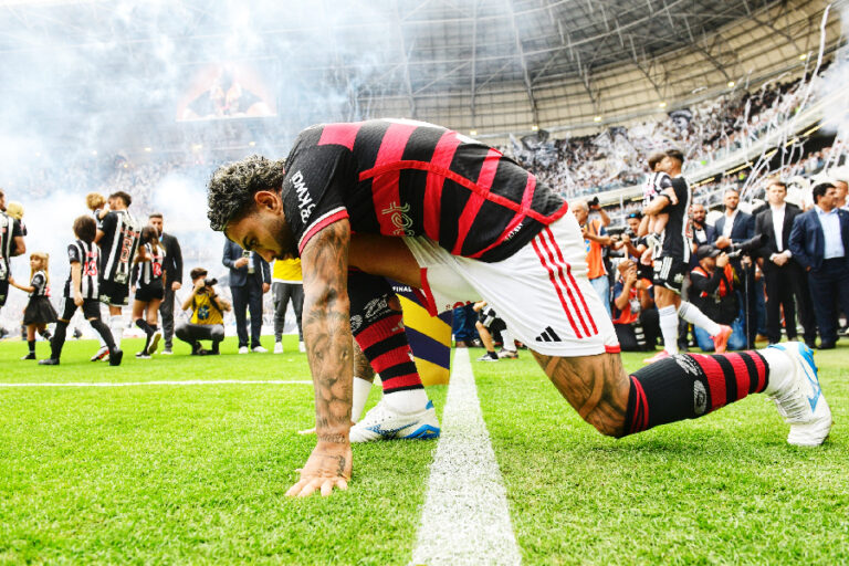 Gabigol diz que não fica no Flamengo e alfineta Tite e diretoria