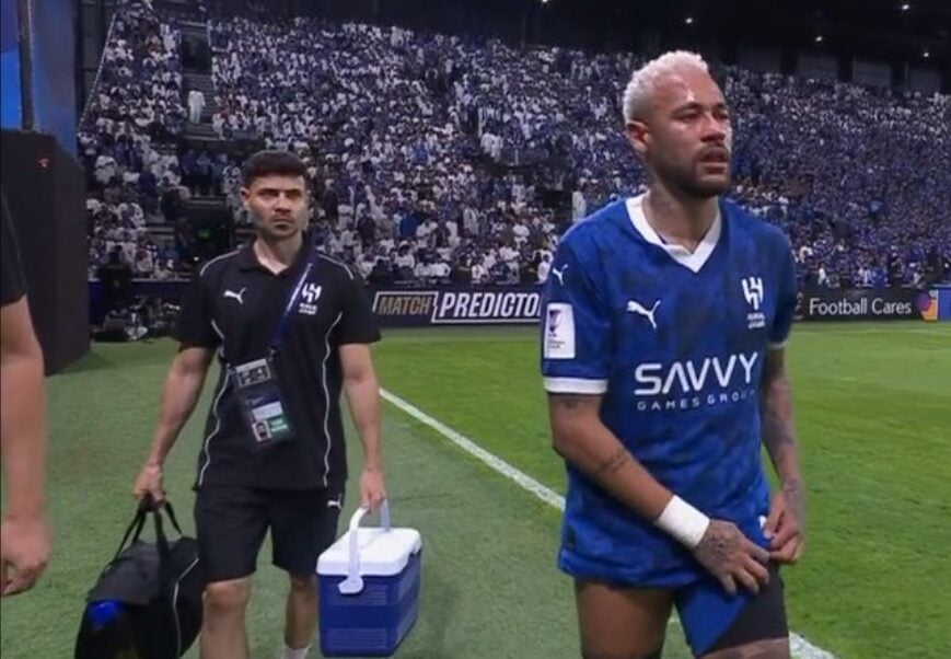 Neymar, do Al-Hilal, deixa o campo lesionado - Reprodução/Disney +