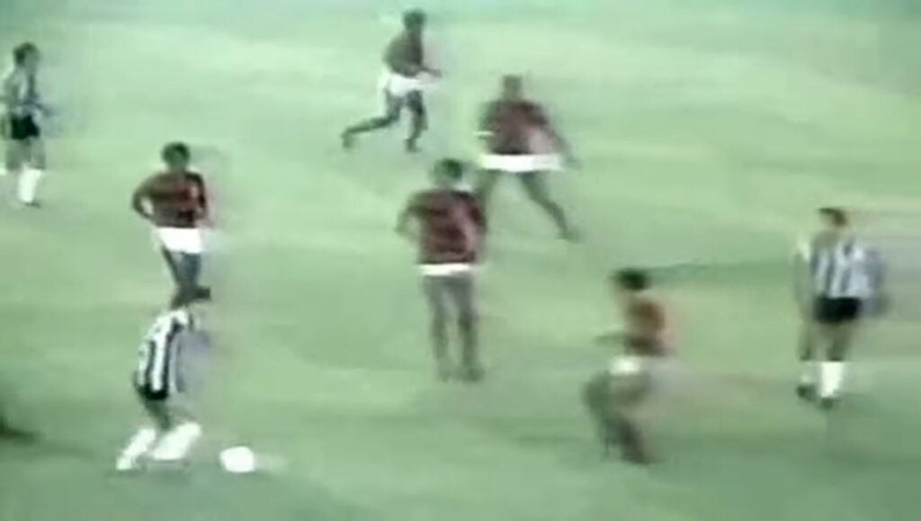 Lance de impedimento que revoltou Reinaldo, do Atlético Mineiro, em 1980 - Reprodução / TV Bandeirantes Rivalidade