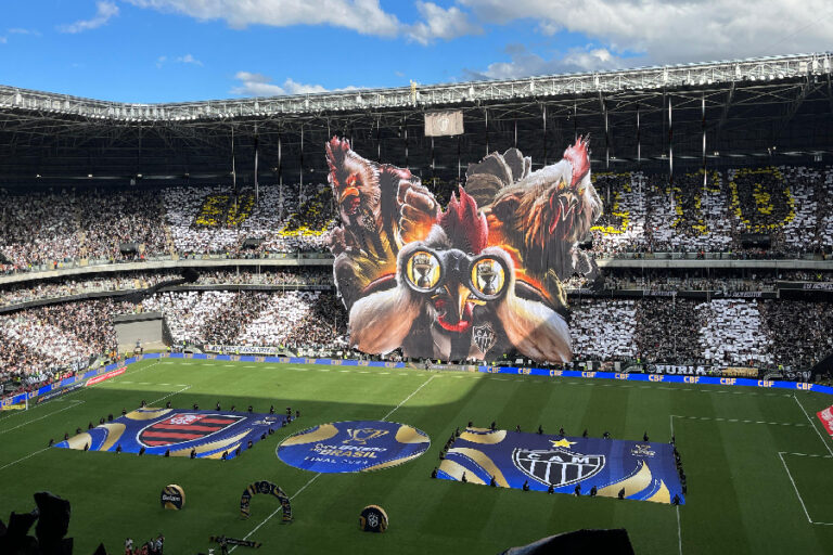 Torcida do Atlético faz mosaico em final da Copa do Brasil; veja fotos
