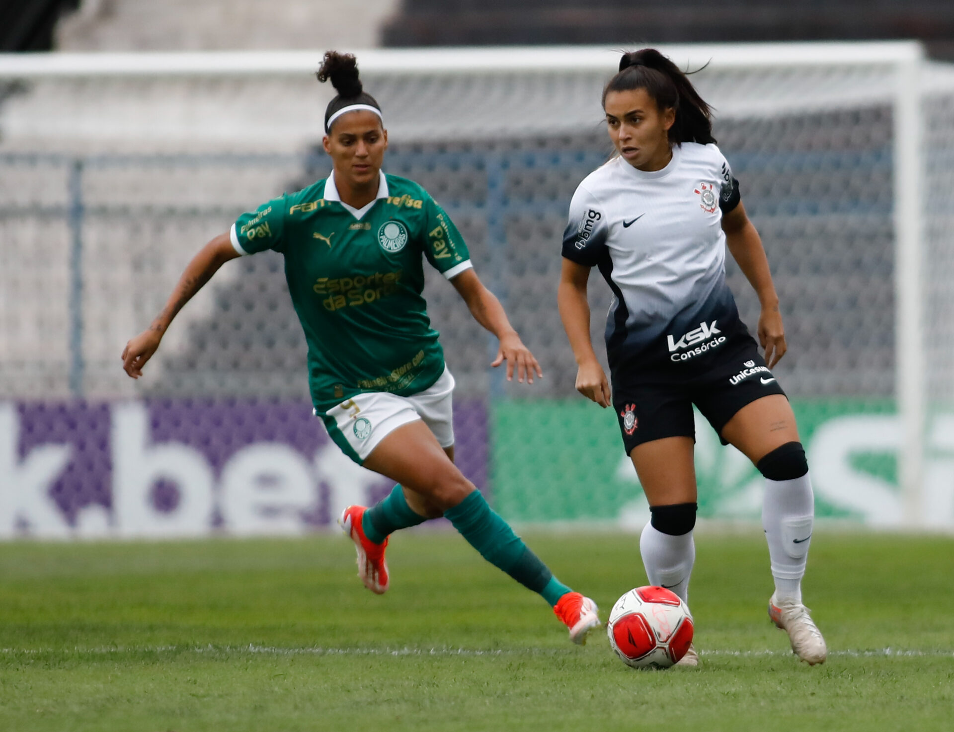 Palmeiras e Corinthians decidem Paulistão Feminino