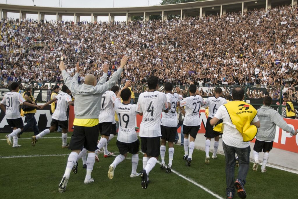 Jogadores do Corinthians comemoram retorno à Série A - Daniel Augusto Jr/ Ag. Corinthians