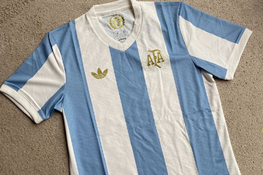 Argentina confirma camisa retrô para partida contra o Peru