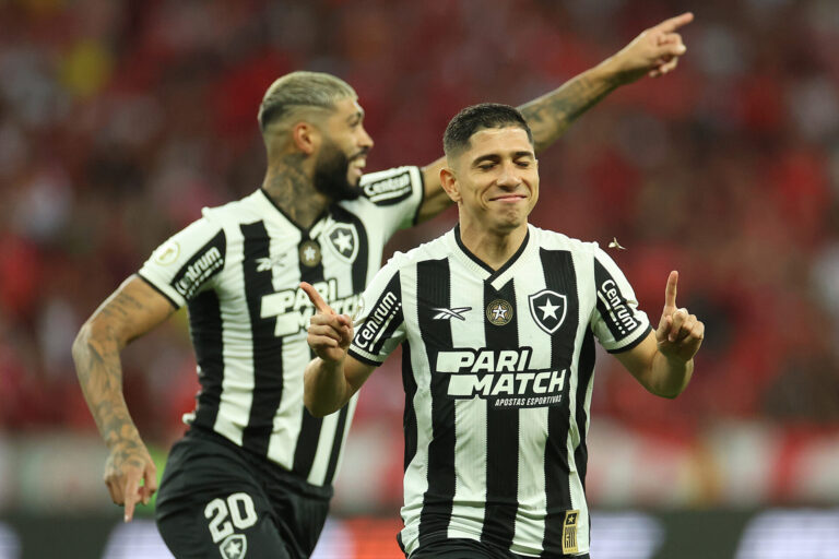 Botafogo anuncia saída de patrocinador master