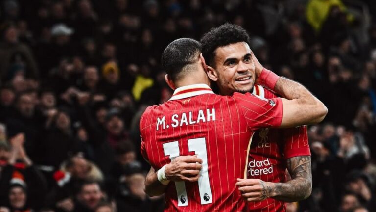 Em jogo de 9 gols, Liverpool vence o Tottenham e abre vantagem na liderança