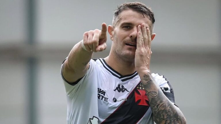 Vegetti já é um dos maiores goleadores do Vasco no século, confira o ranking