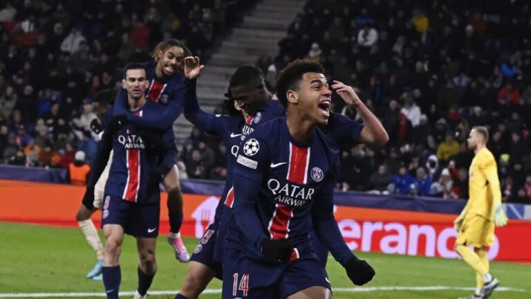 PSG anuncia permanência de peças importantes de seu elenco