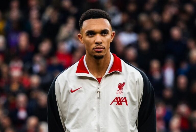 Liverpool faz proposta milionária para renovação de Alexander-Arnold