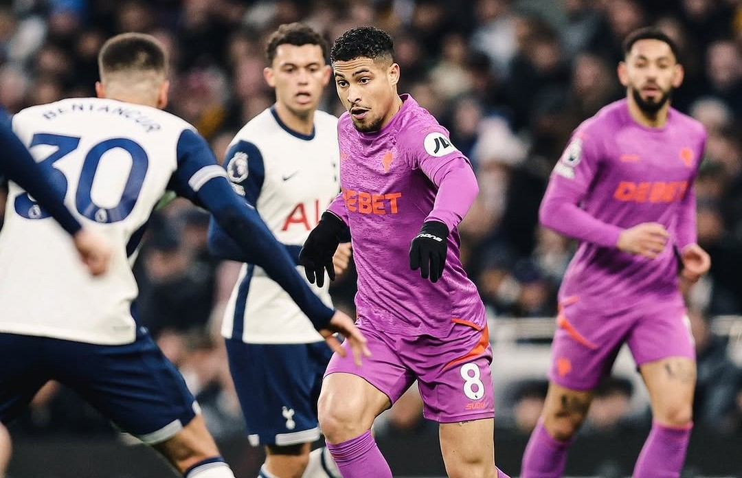 Tottenham cede empate para o Wolverhampton, que segue embalado na Premier