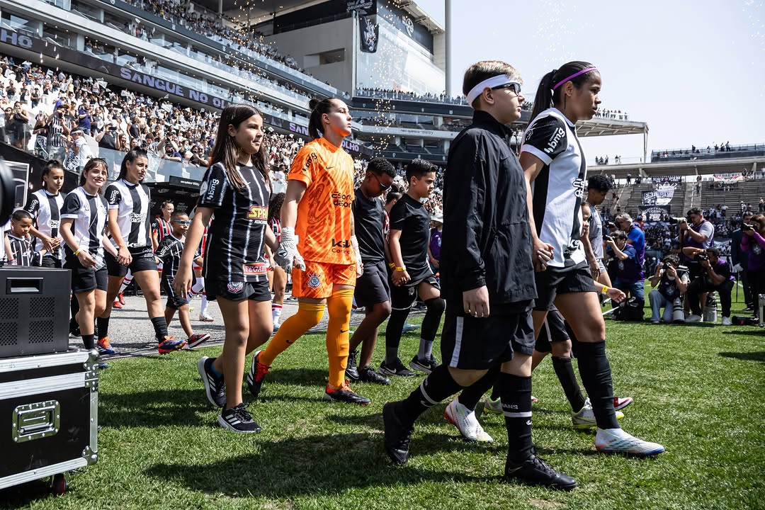 Corinthians anuncia saída de cinco jogadoras