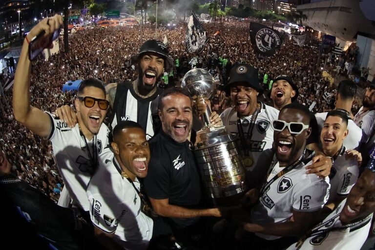 Botafogo colocou 10 mil torcedores a mais do que o Galo na Libertadores