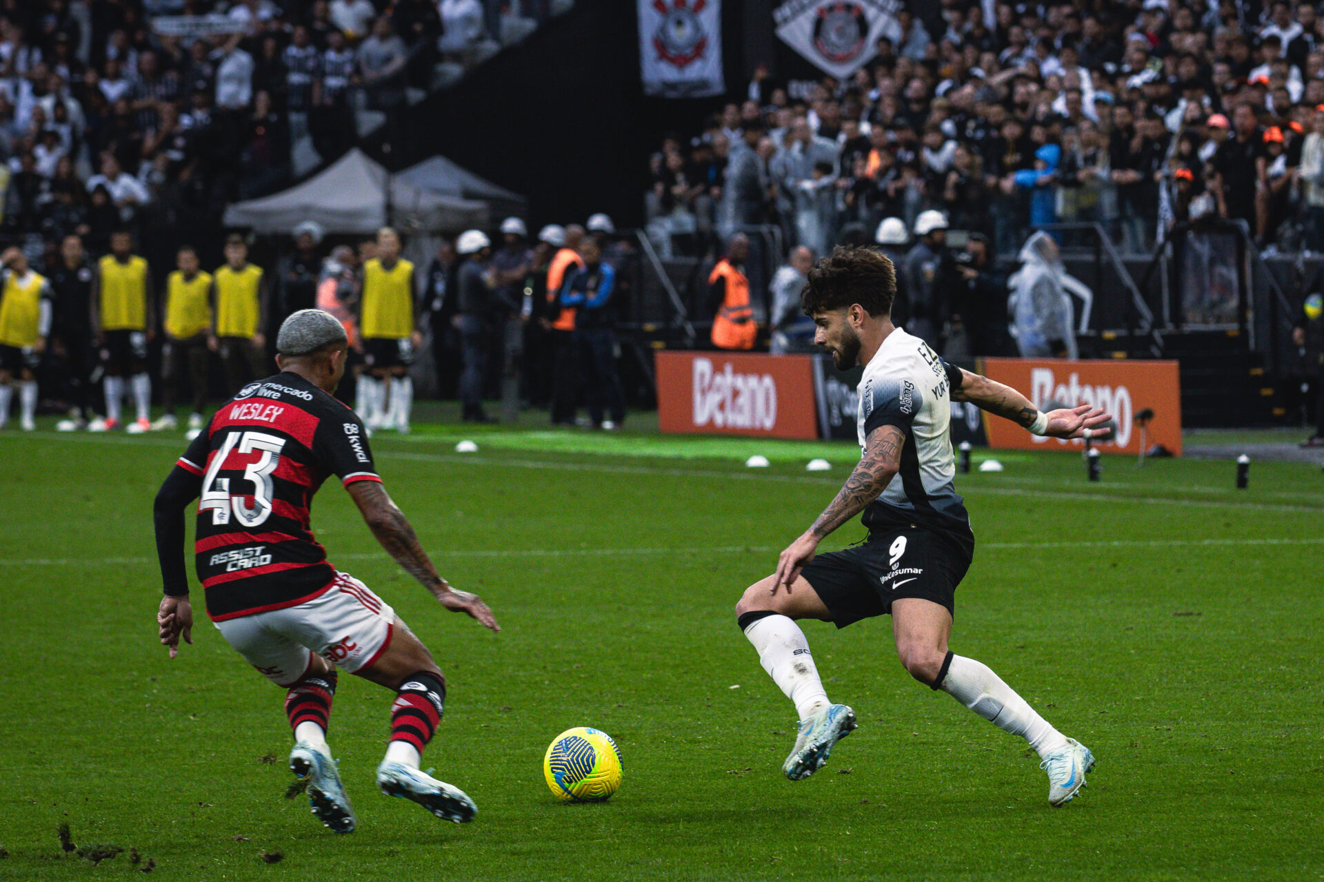 Rivalidade entre Corinthians e Flamengo cresce nos bastidores