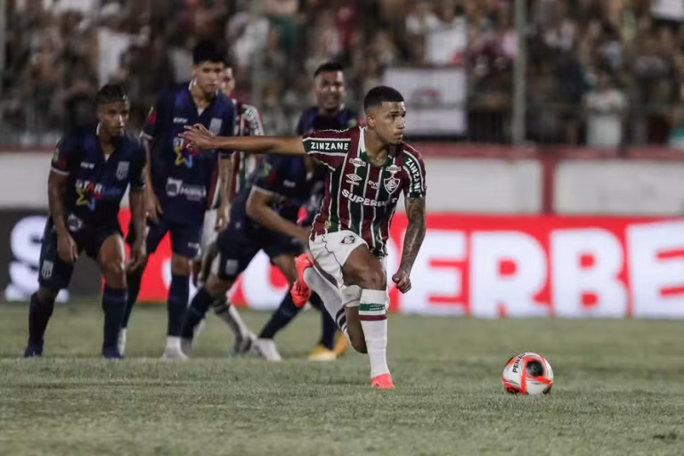 Fluminense arranca empate e evita nova derrota no Campeonato Carioca