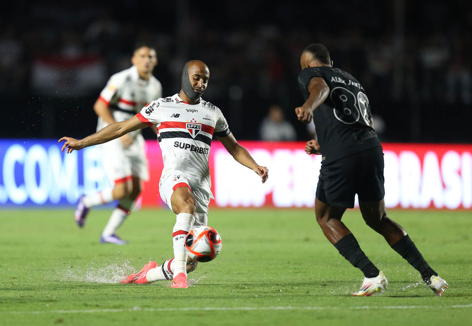 Lucas Moura brilhou no Majestoso - Rubens Chiri, Paulo Pinto e Miguel Schincariol/Saopaulofc.net