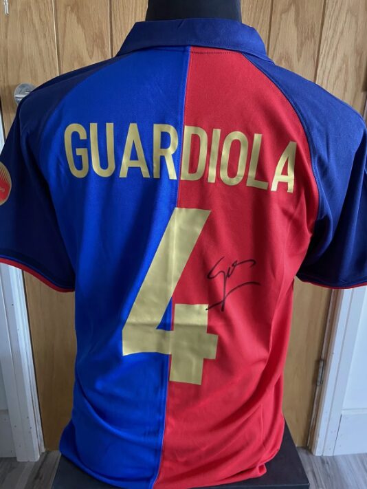 Camisa de Guardiola vendida no Ebay - Reprodução