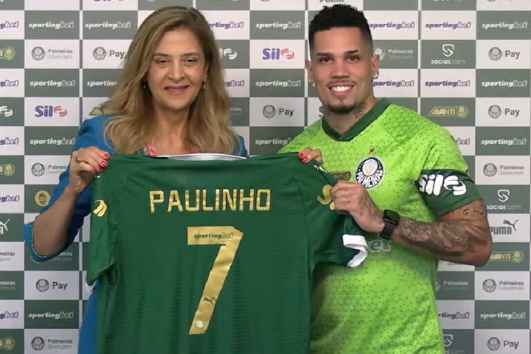 Paulinho é apresentado no Palmeiras e herda camisa de Dudu