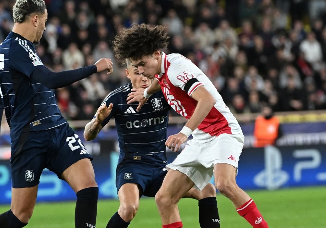 Monaco vence o Aston Villa em confronto direto na tabela