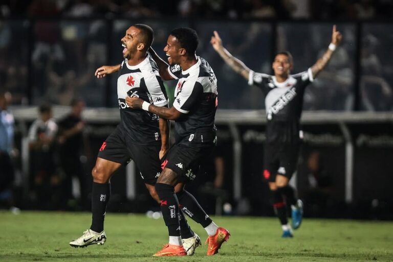 Vasco vence o Maricá e assume a liderança do Carioca