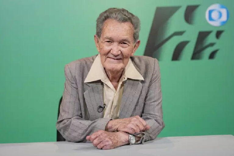 Locutor Léo Batista morre aos 92 anos no Rio