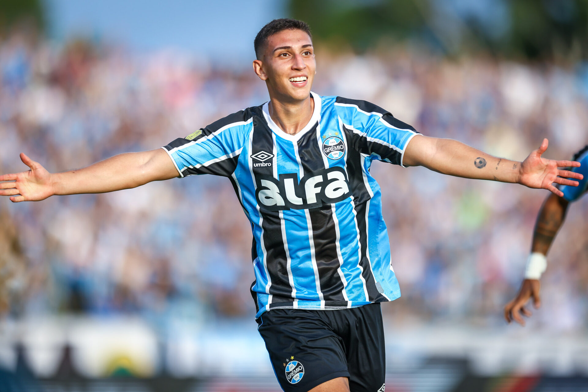 Monsalve decide, e Grêmio vence o Ypiranga