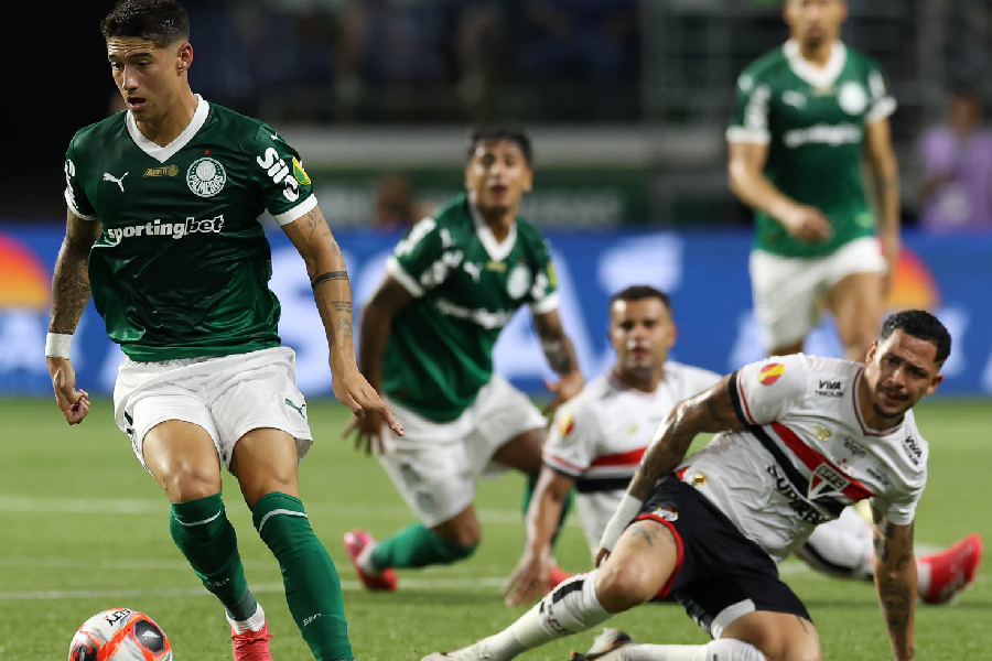 São Paulo segura empate e complica o Palmeiras em clássico