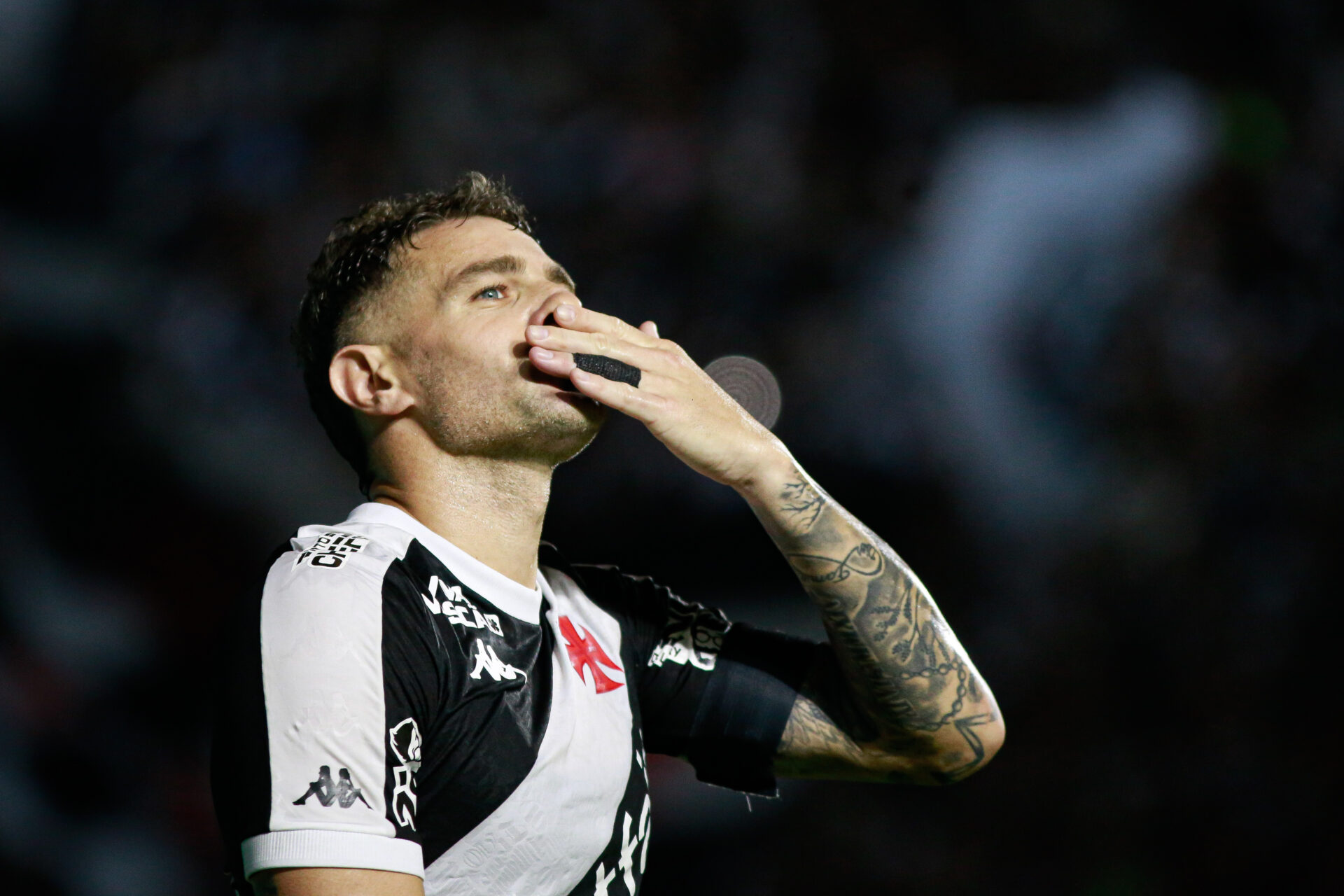 Vasco elimina o Botafogo e garante classificação no Carioca