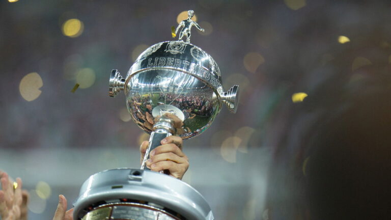 Este jogador se tornou o maior artilheiro da Libertadores de maneira épica