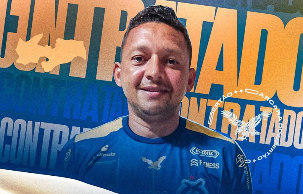 Como um ex-treinador virou jogador para evitar o rebaixamento